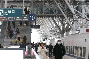 Phóng viên: Ba Hồng quan tâm đến cây cầu biên vệ Nhật Bản 24 tuổi, nhưng cho rằng giá cửa sổ mùa đông của cầu thủ quá cao